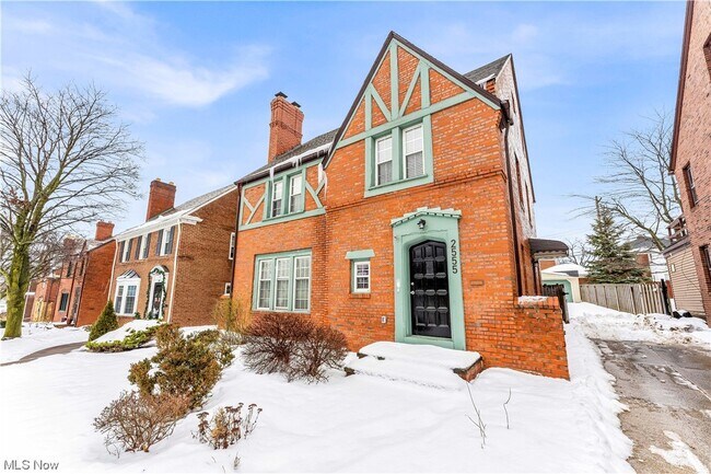 Foto del edificio - 2555 Saybrook Rd