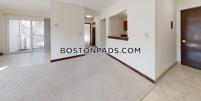 Building Photo - 384 Sunderland Rd