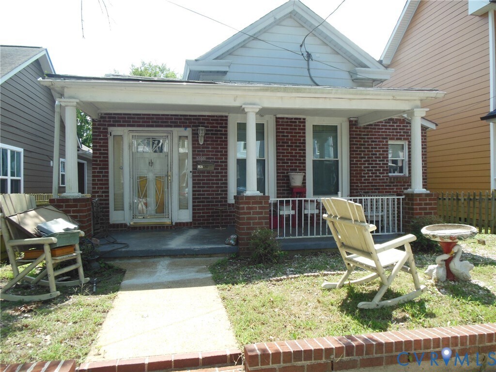 Building Photo - 1525 Oakwood Ave