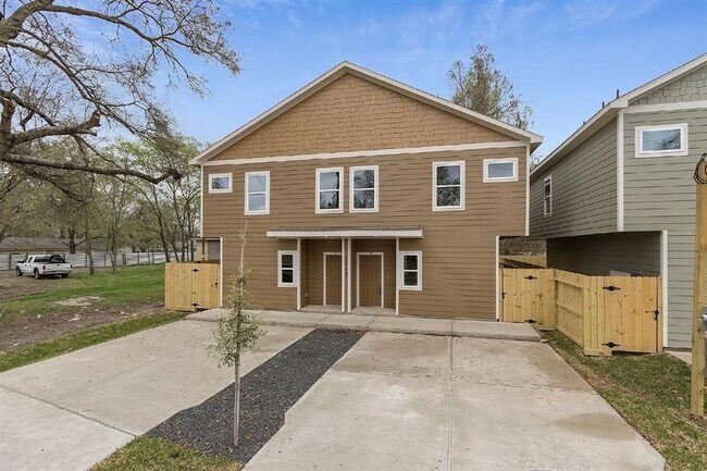 Building Photo - 1043 Marcolin St