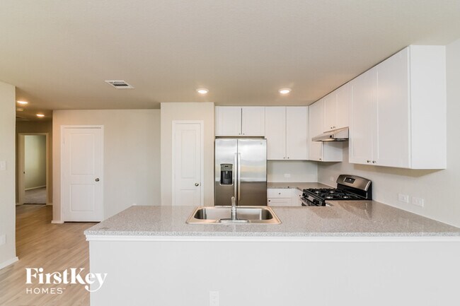 Building Photo - 223 Agave Cir