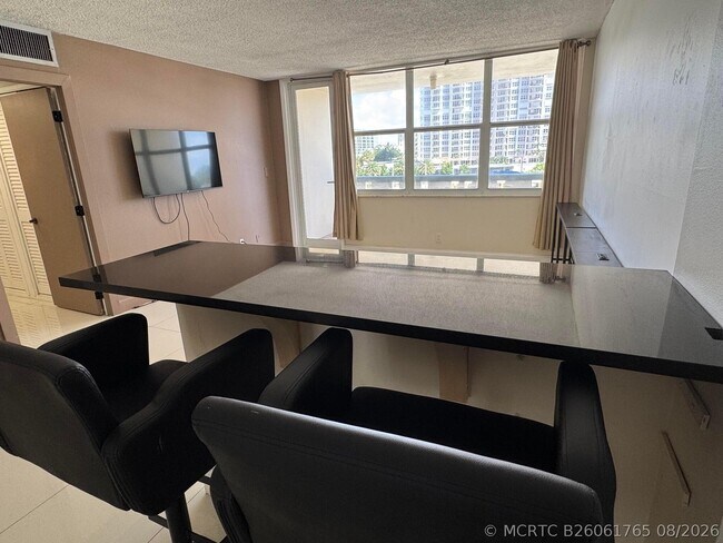 Foto del edificio - 305 N Pompano Beach Blvd