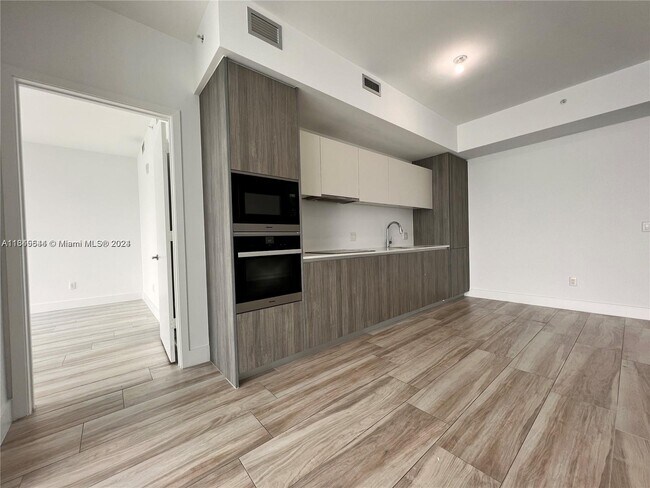 Foto del edificio - 2900 NE 7th Ave