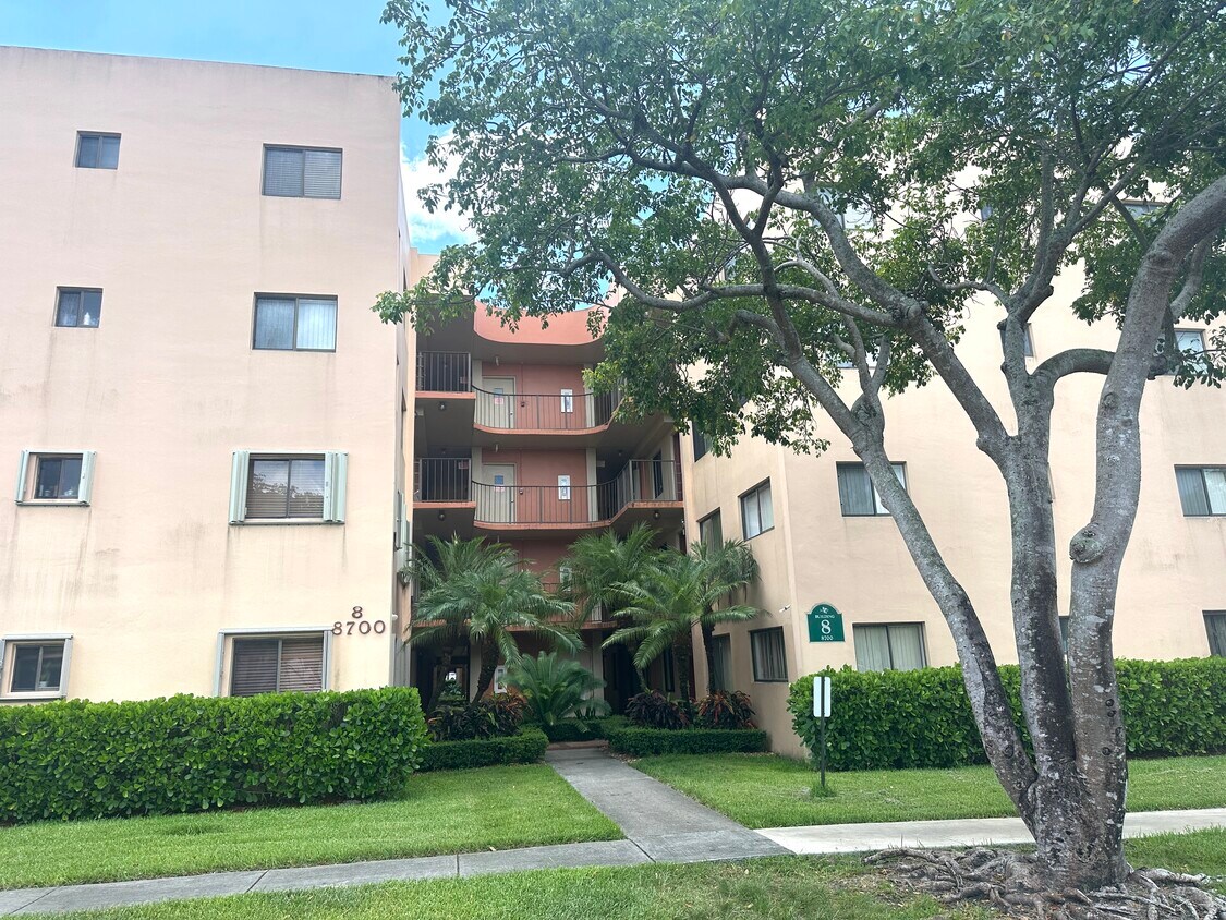 Primary Photo - 8700 SW 133rd Avenue Rd