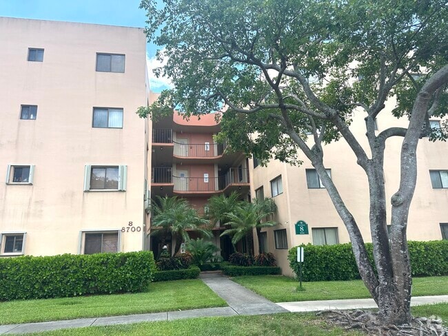 Building Photo - 8700 SW 133rd Avenue Rd