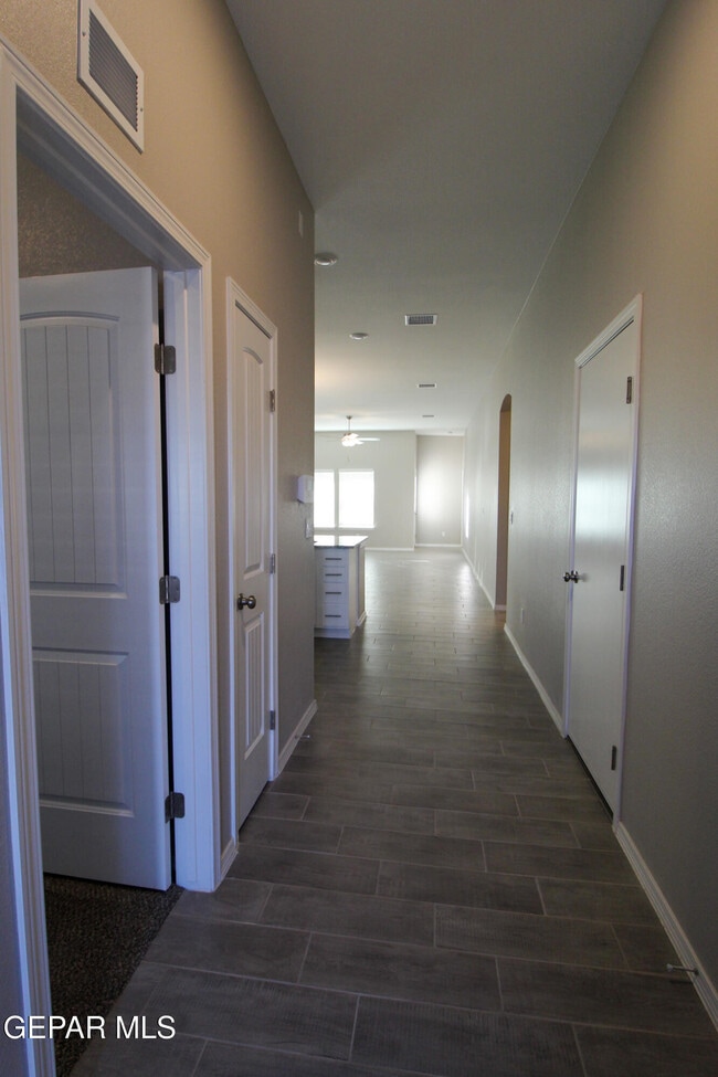 Building Photo - 1217 Golden Summer Ct