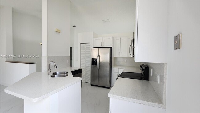 Building Photo - 924 Falling Water Rd