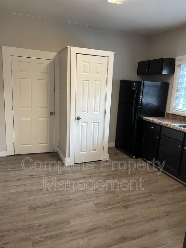 Foto del edificio - 3125 Beech Avenue Southwest - 1