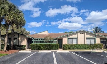 Building Photo - 448 Lakeview Dr