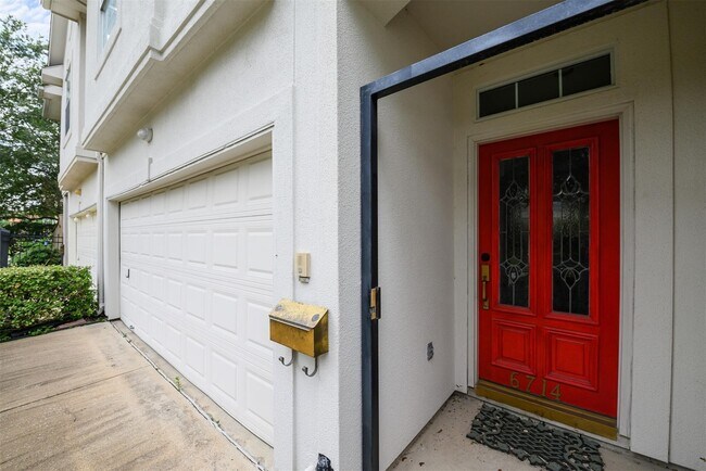 Foto del edificio - 6714 Montclair Dr