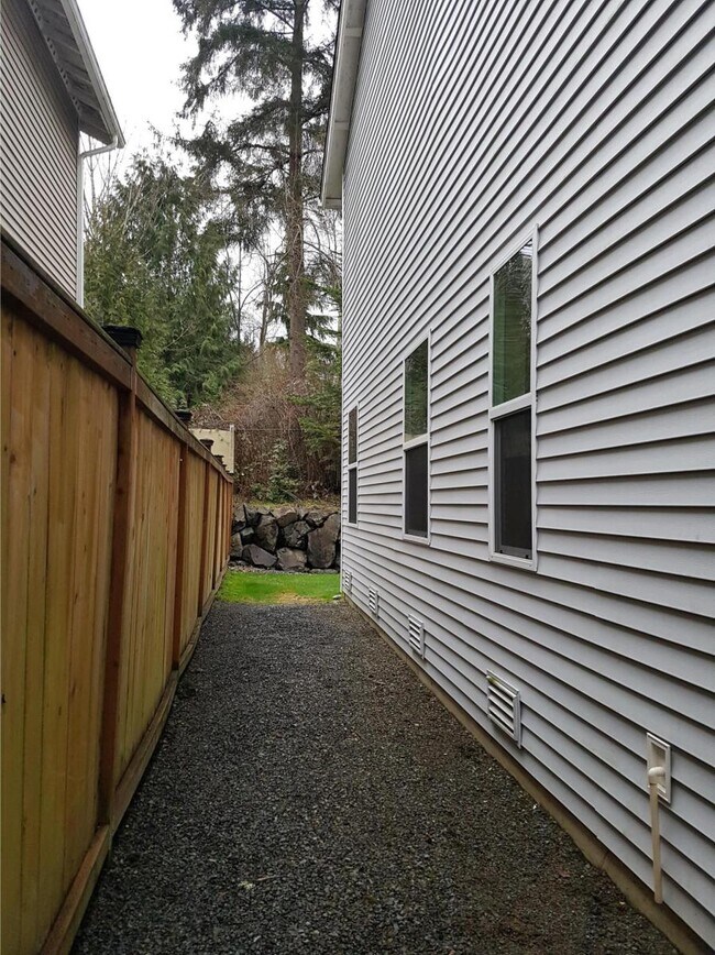 entrance to backyard - 2413 106th Dr SE