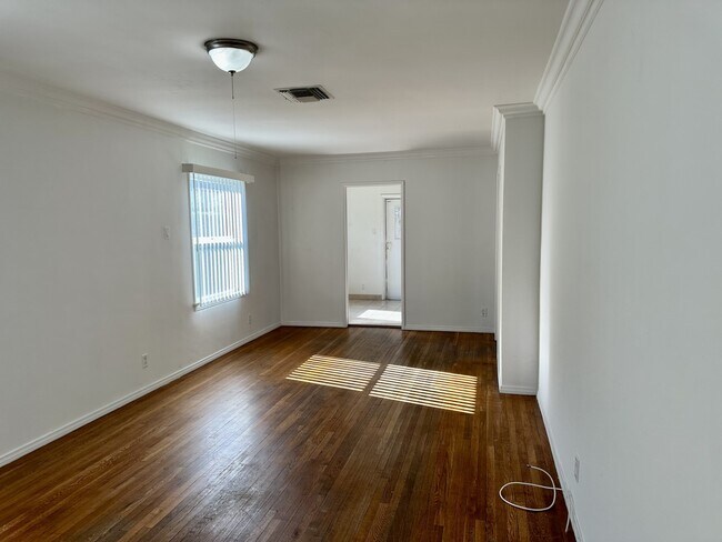 Building Photo - 4463 Calhoun Ave
