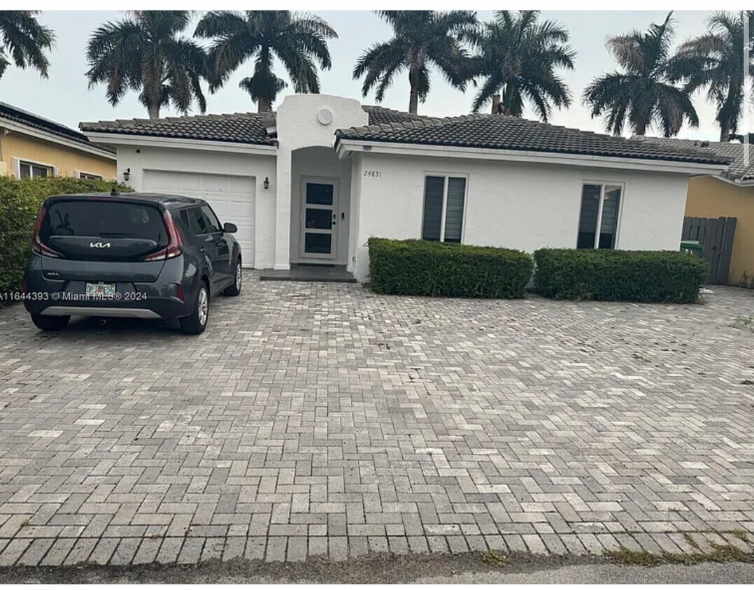 Foto principal - 24851 SW 120th Pl