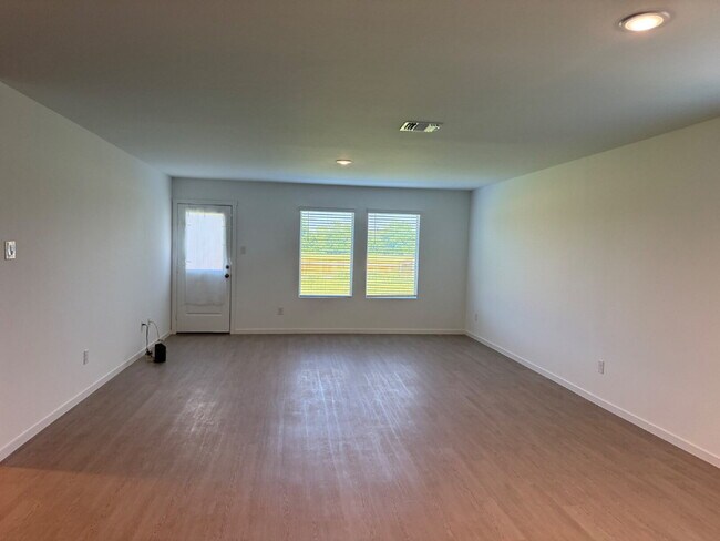 Building Photo - New construction 3 bedroom