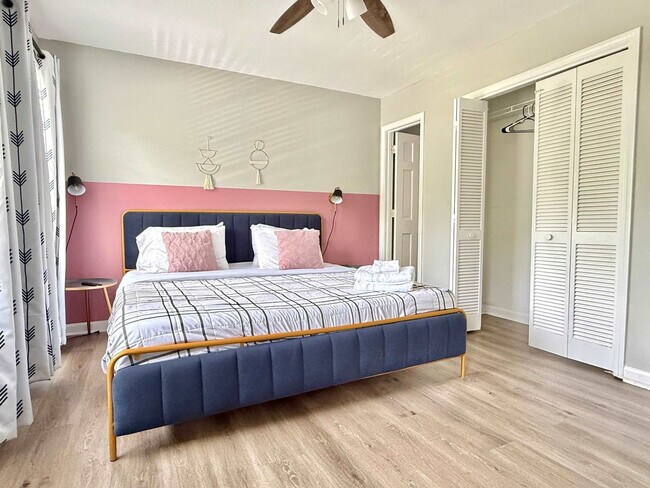 Foto del edificio - 1275 Sweet Pine Dr