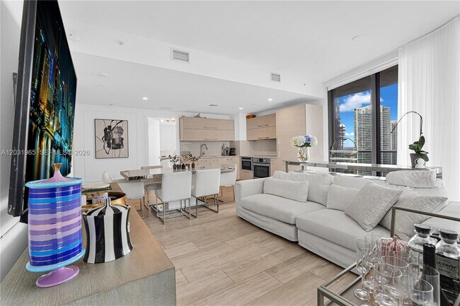 Foto del edificio - 45 SW 9th St