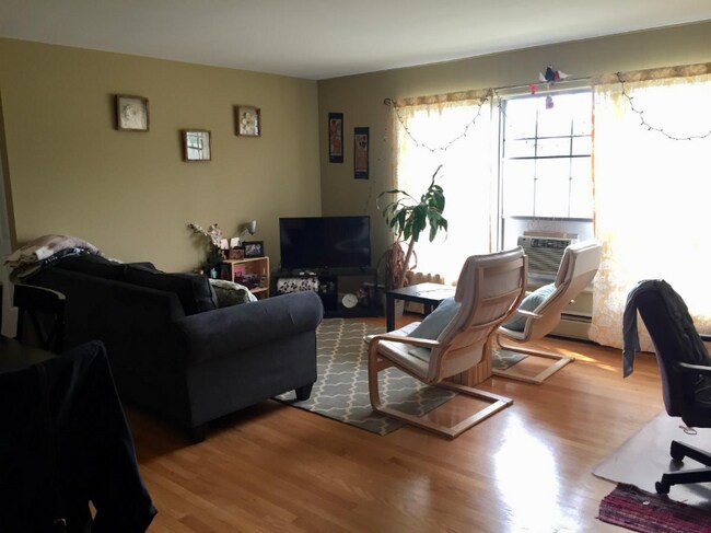 Foto del edificio - 2808 W 13 Mile Rd