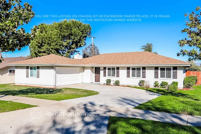 Building Photo - 321 W Hacienda Dr