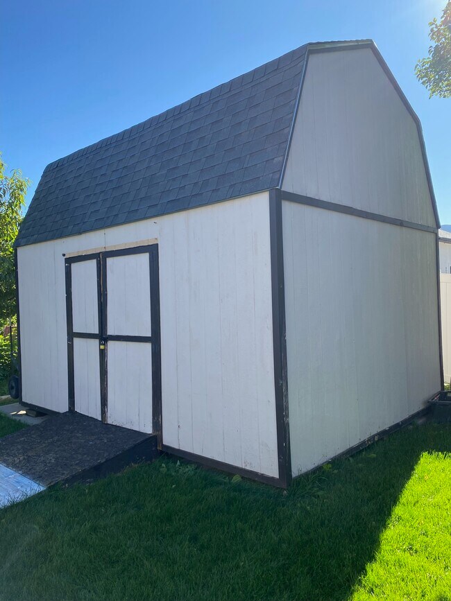 Building Photo - 473 W 175 N