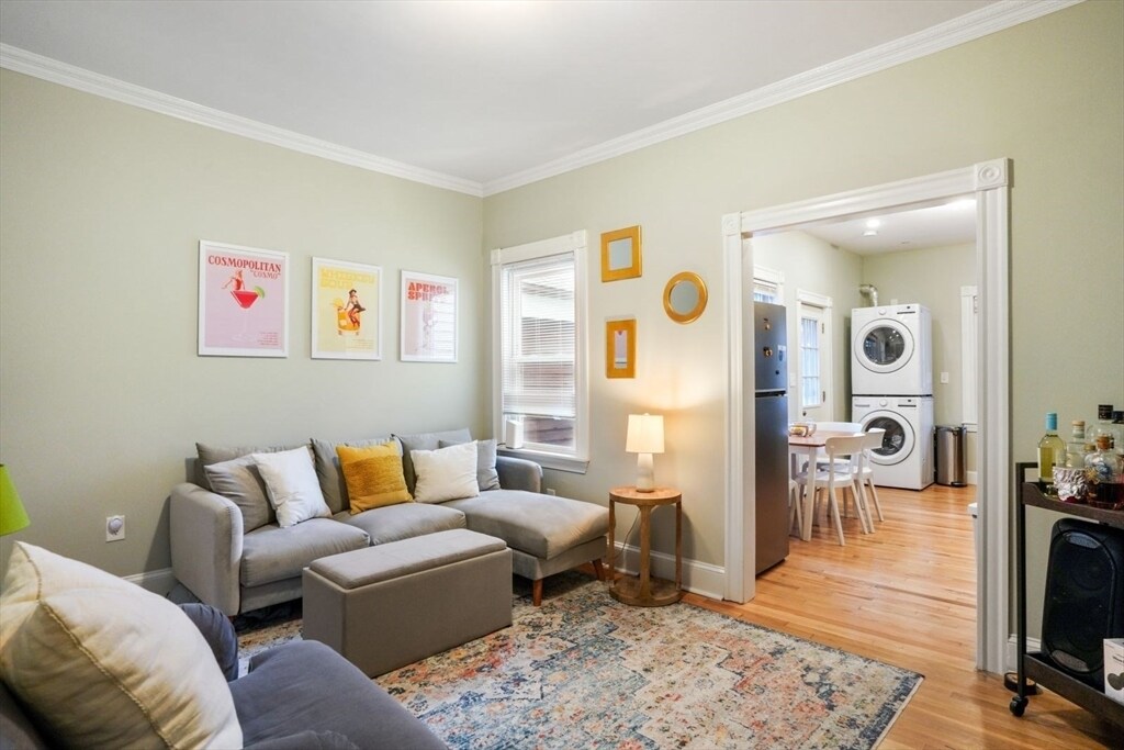 Foto principal - 619 E 5th St