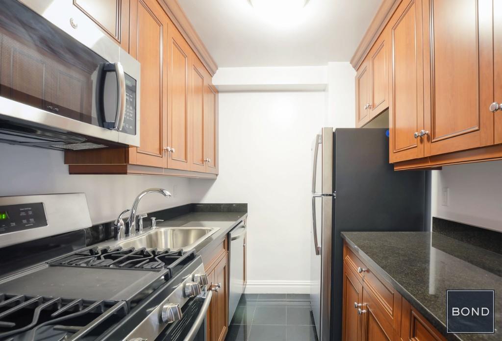 Building Photo - 330 W 45th St