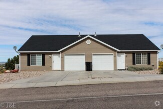 Building Photo - 509 E Nichols Canyon Rd
