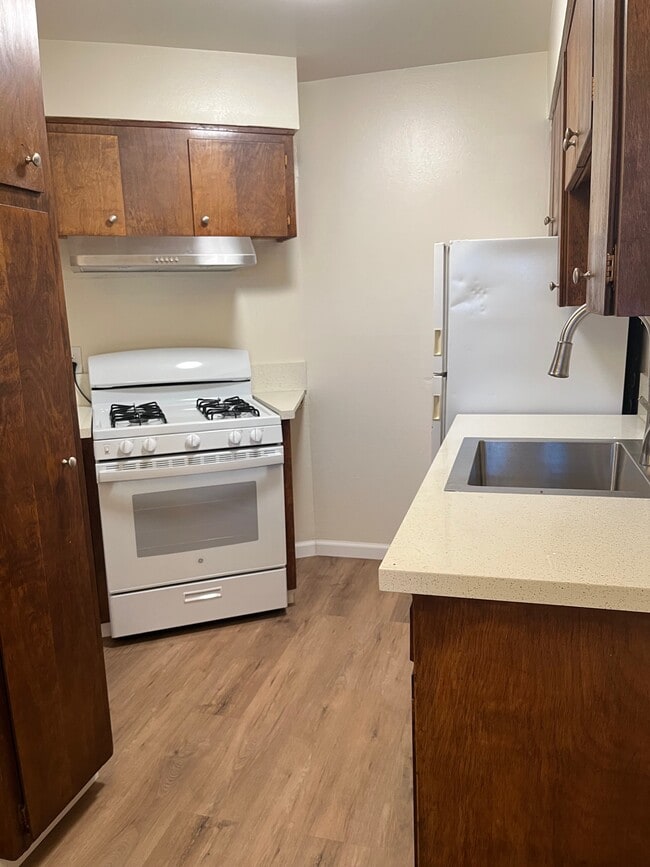 Building Photo - Owl Creek Apartment Homes