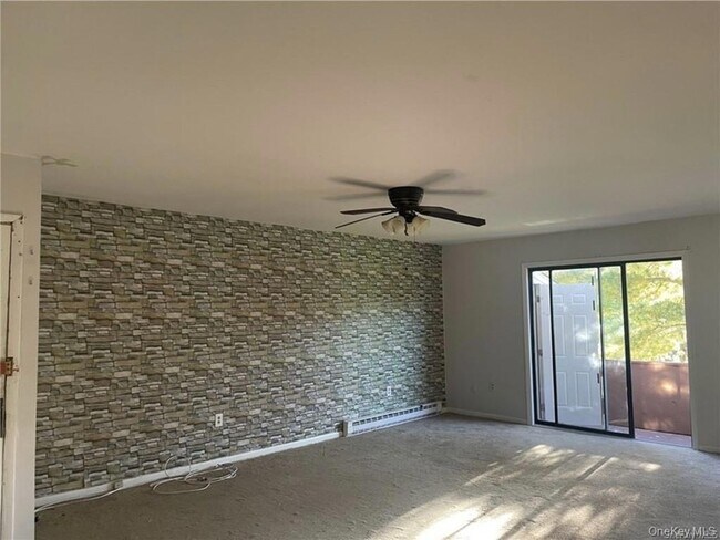 Building Photo - 32 Scarborough Ln