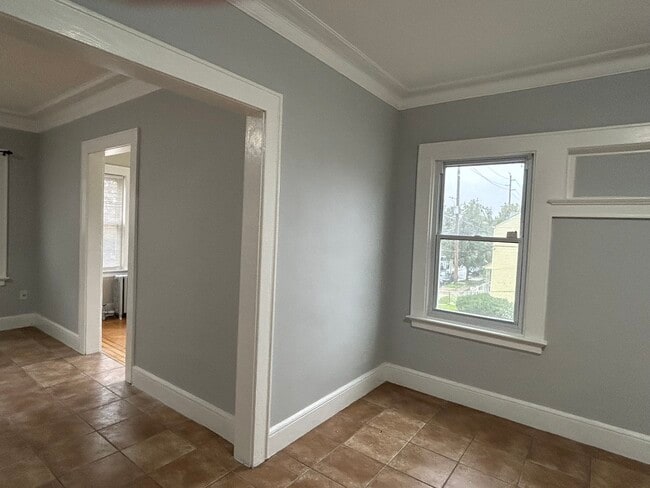 DINING RM - 227 N 15th St