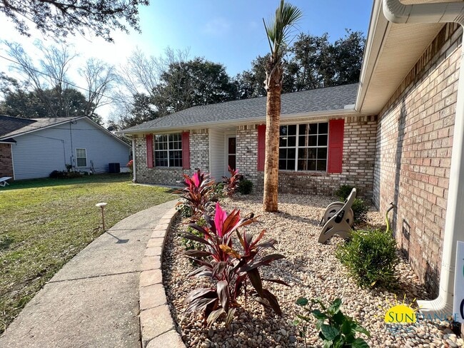 Foto del edificio - Gorgeous 3 Bedroom home in Navarre!
