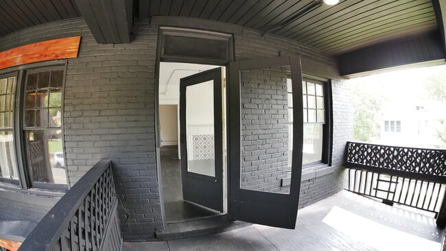 Building Photo - 515 Quapaw Ave
