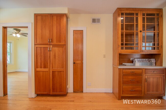 Foto del edificio - 5944 N Artesian Ave