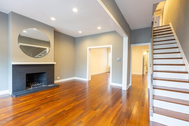 Foto del edificio - Beautiful 4 BR/3.5 BA Townhome in Cathedra...