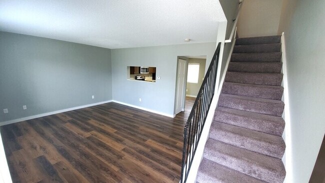 Building Photo - 454 N 18th Ave