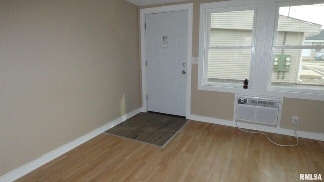 Foto del edificio - 2703 Pine St