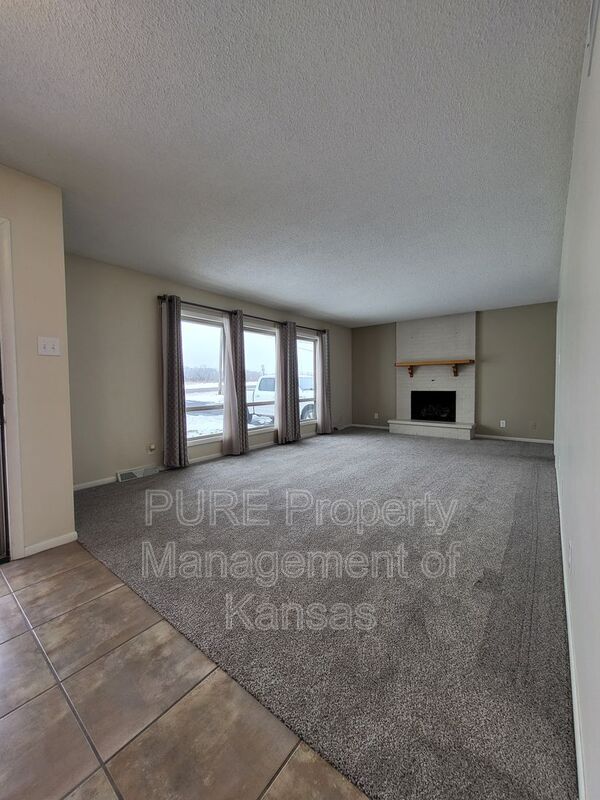 Building Photo - 3660 SE Shawnee Heights Rd