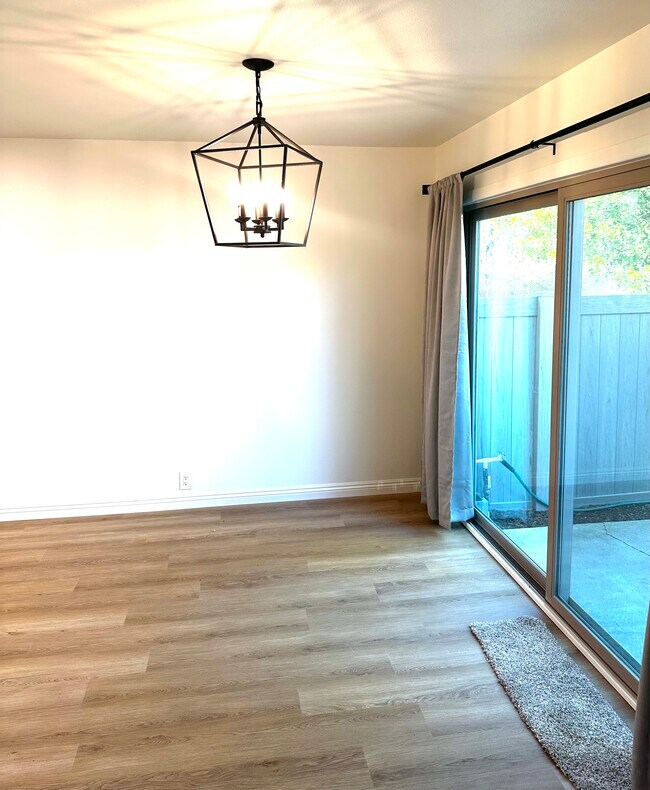 Foto del edificio - 2207 Moss Ct