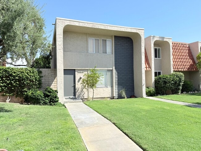 Building Photo - Spacious 3-Bedroom Condo in the Indian Can...
