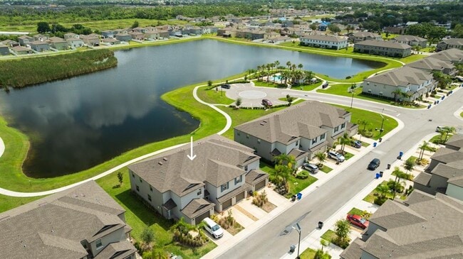 Building Photo - 736 Royal Empress Dr