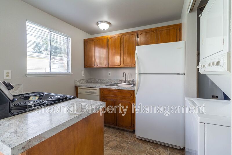 Primary Photo - 506 E 34th St