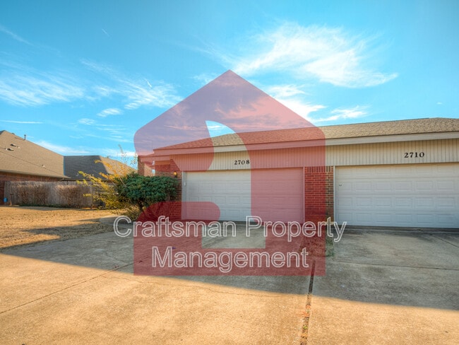 Photo - 2708 Silvertree Dr House