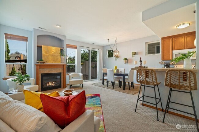Foto del edificio - 2 Bedroom 2.5 Bath Town House with Fenced ...