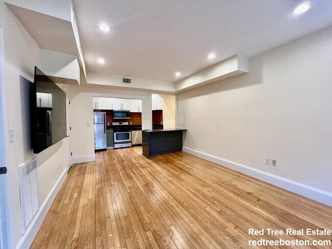 Building Photo - 69 Babcock St