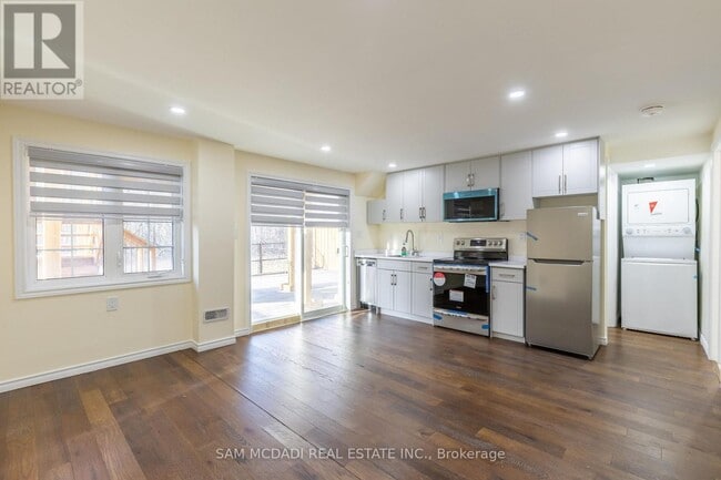 Building Photo - 841 Magnolia Tsse.