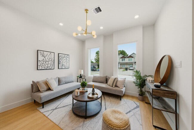 Foto del edificio - 6514 Luce St