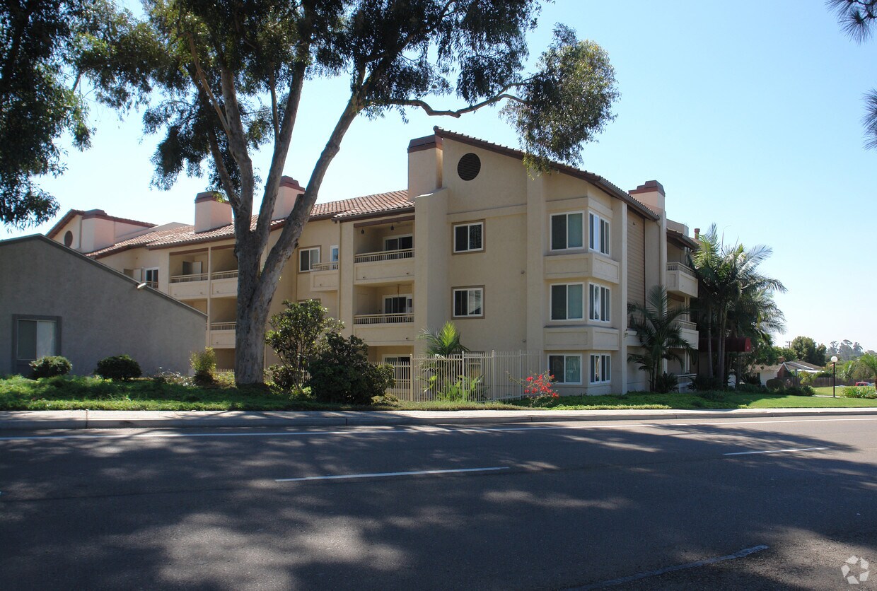 Foto principal - Shasta Terrace Apartments
