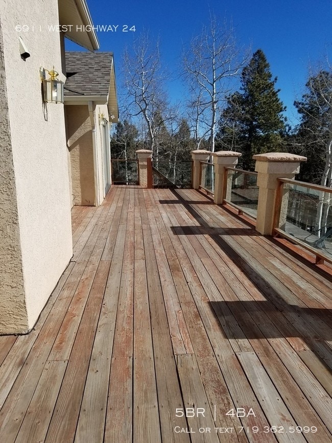 Building Photo - Large Home and Breathtaking Views