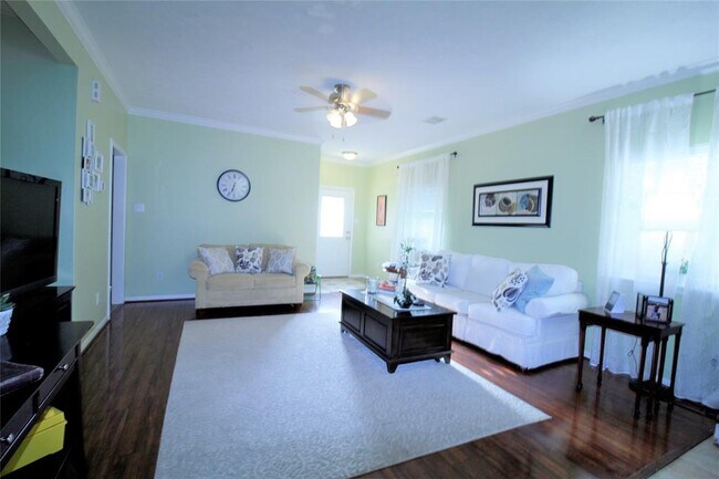 Building Photo - 406 Price Dr