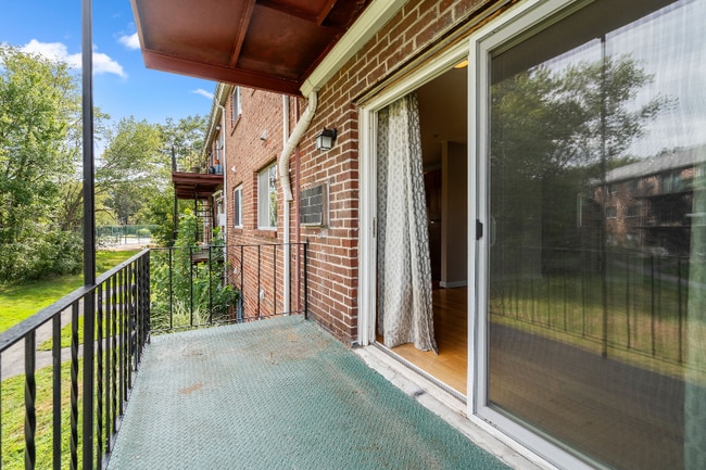 Foto del edificio - 28 Fernview Ave