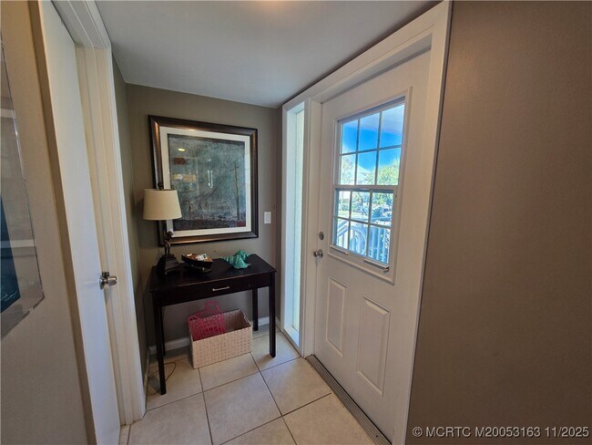 Foto del edificio - 5564 NE Gulfstream Way